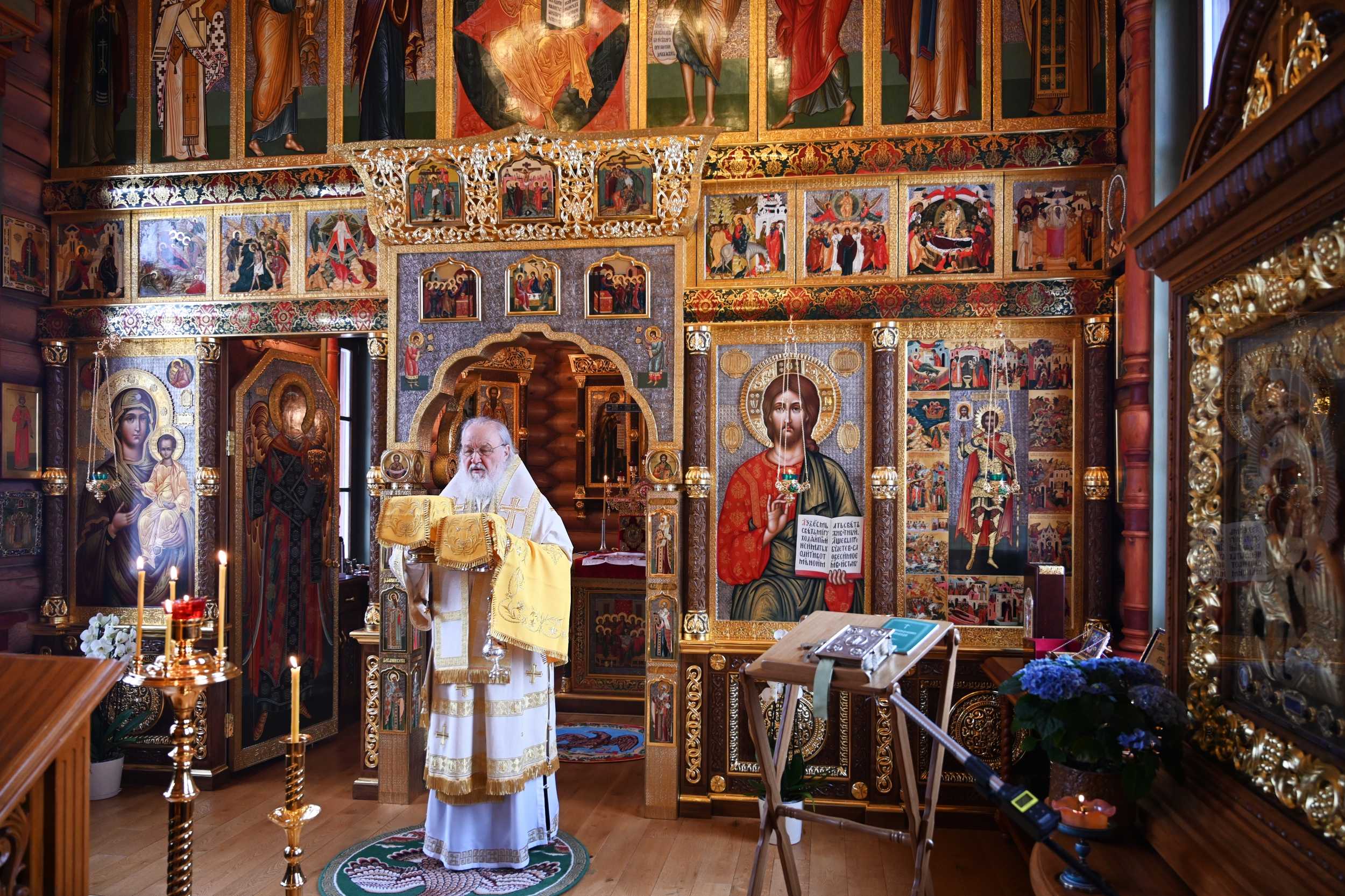 В Неделю о Страшном Суде Святейший Патриарх Кирилл совершил Литургию в Александро-Невском скиту