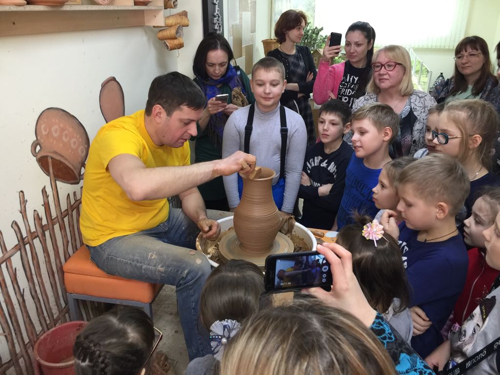 В субботу, 17 февраля, ребята из воскресной школы "Колокольчик" посетили гончарную мастерскую в Нижней Ельцовке