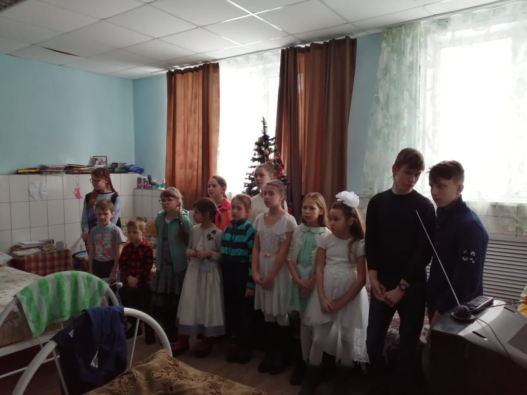 Воспитанники воскресной школы святого Олега Брянского посетили Епархиальную социальную гостинцу