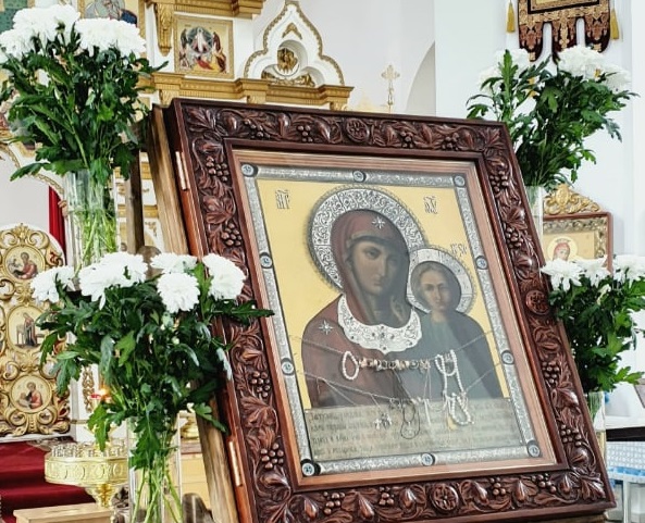 В Новосибирске состоялся автомобильный крестный ход с Казанской иконой Божией Матери