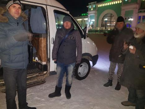 В период морозов по Новосибирску курсирует мобильный пункт обогрева