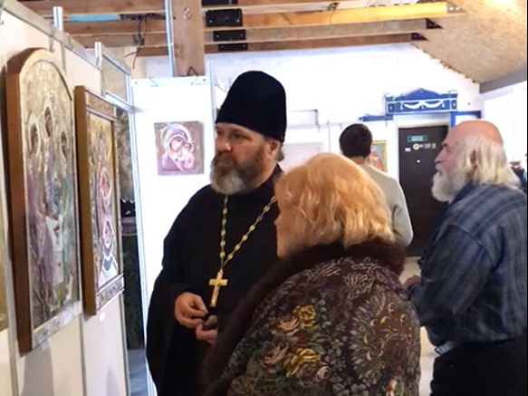 В Новосибирске открылась выставка резных и писаных икон