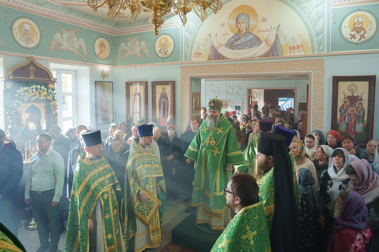 Митрополит Никодим совершил Божественную литургию в храме во имя святого благоверного князя Олега Брянского